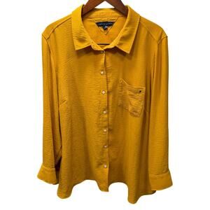 Tommy Hilfiger Women’s button down shirt size 2X # M632